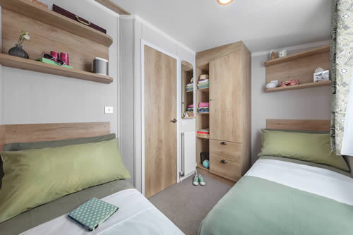 Swift Burgandy Twin Bedroom - small