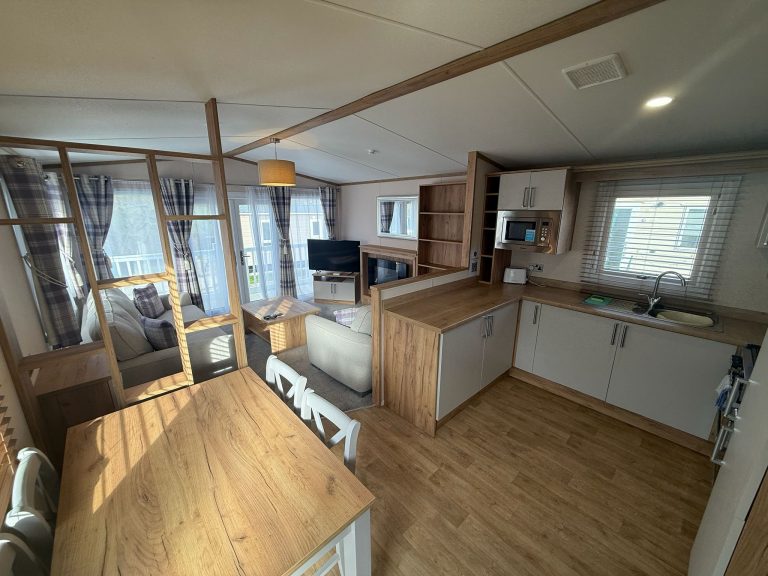 Regal Hemsworth in Bockenfield Park Kitchen New