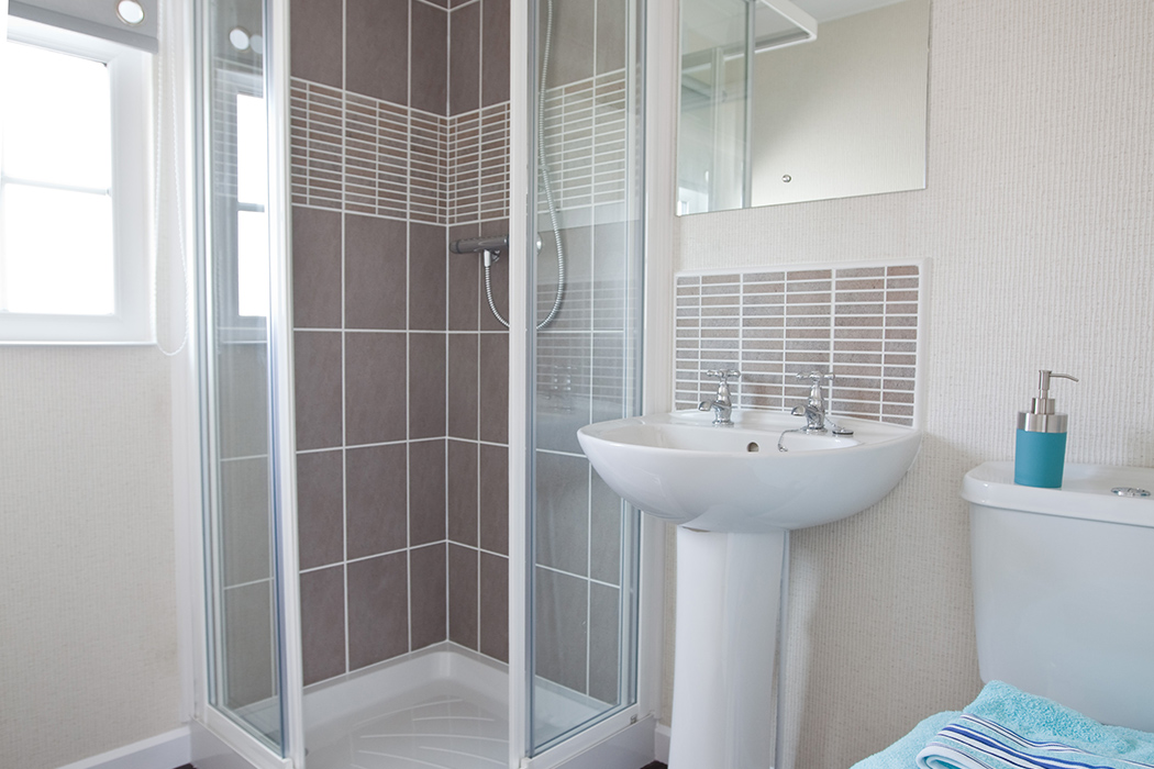 chatsworth-silver-ensuite-1