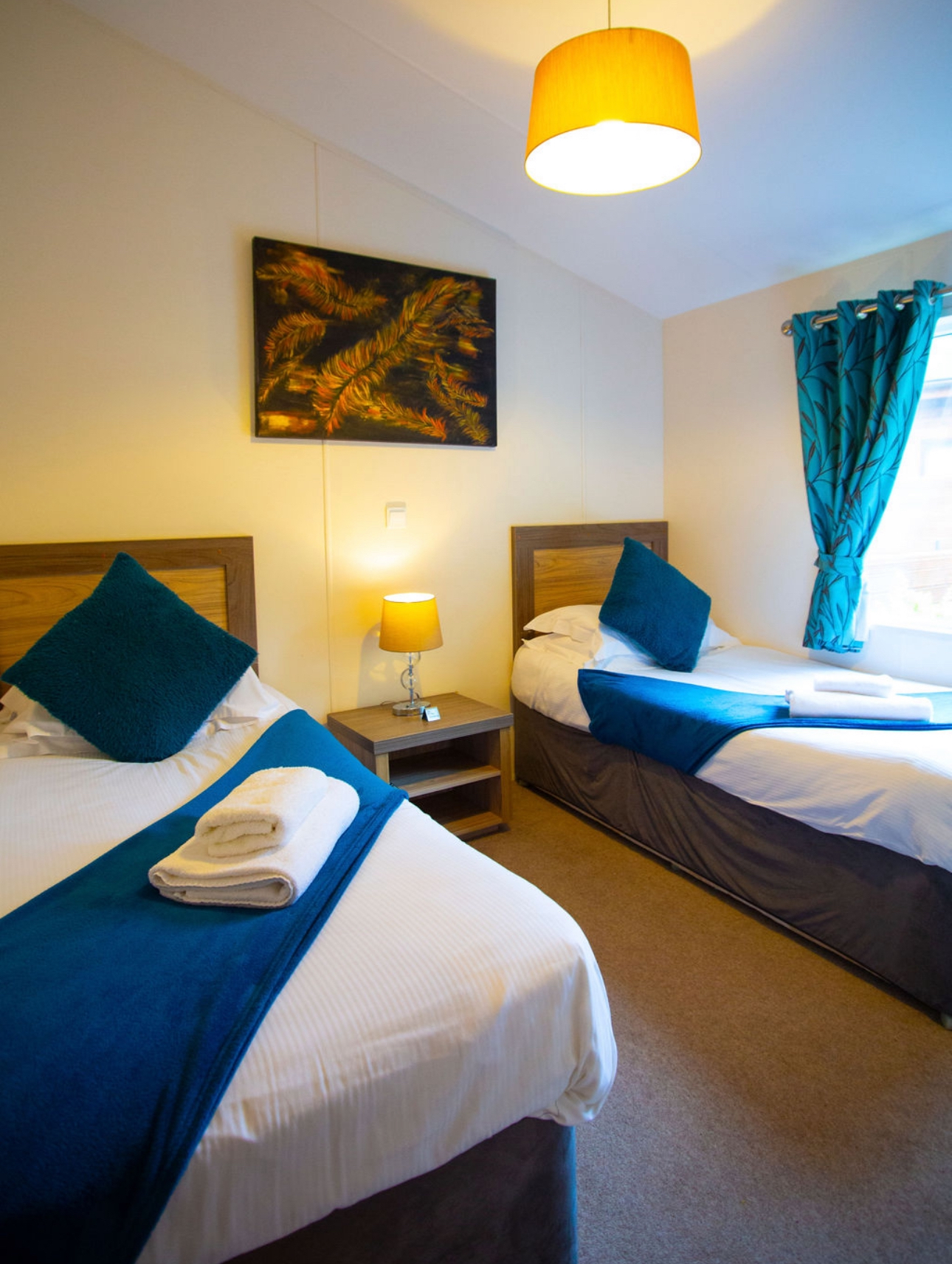 12. Twin room OAKWOOD
