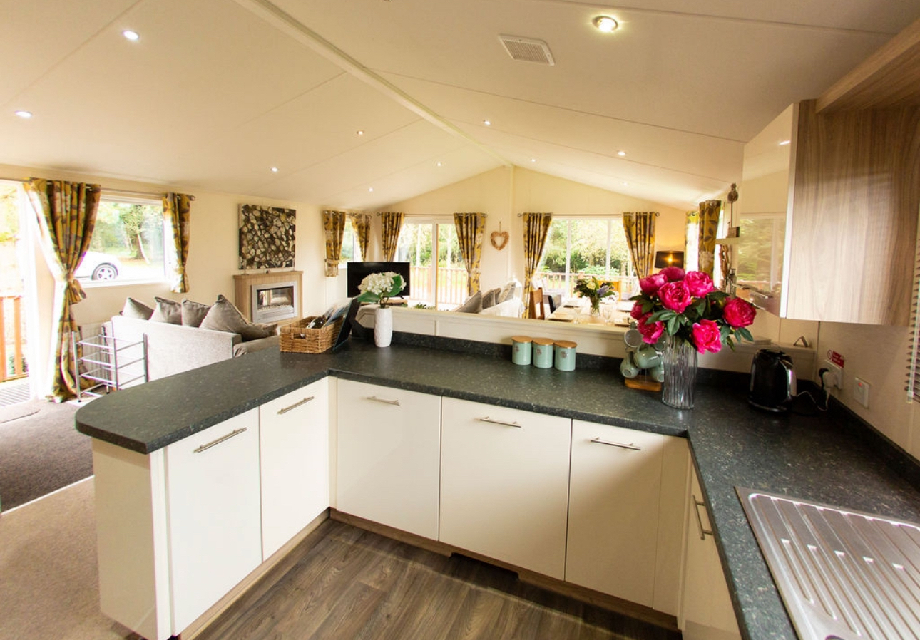 9. Open plan.. OAKWOOD
