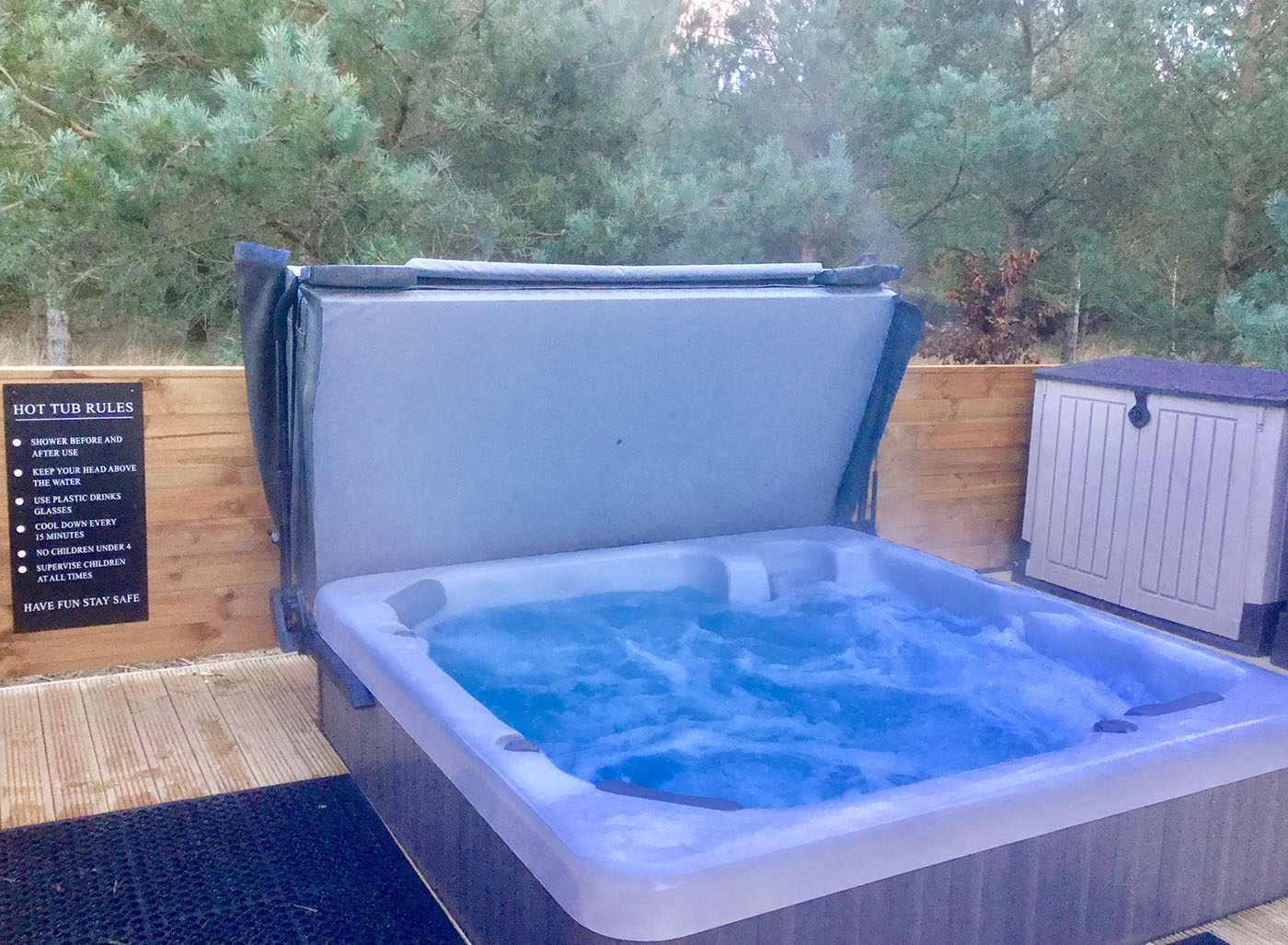 Forest View Lodge in Felmoor Hot Tub