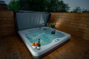 Great Escape Lodge in Felmoor Park Hot Tub