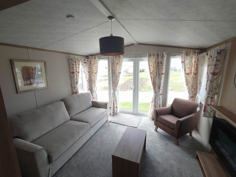Pemberton Regent in Seaview Park Cornwall Lounge