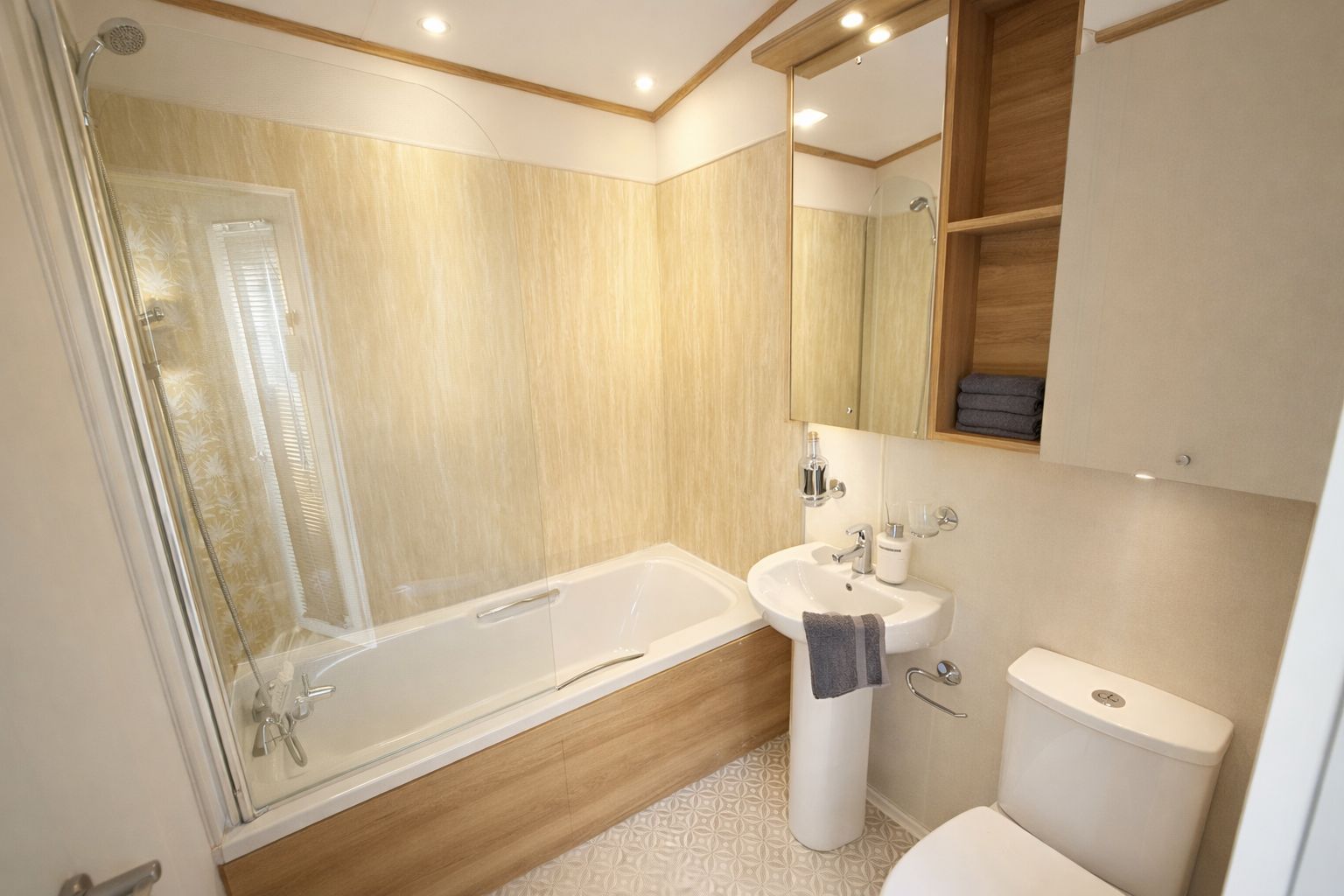 Pemberton Serena in Felmoor Bathroom New