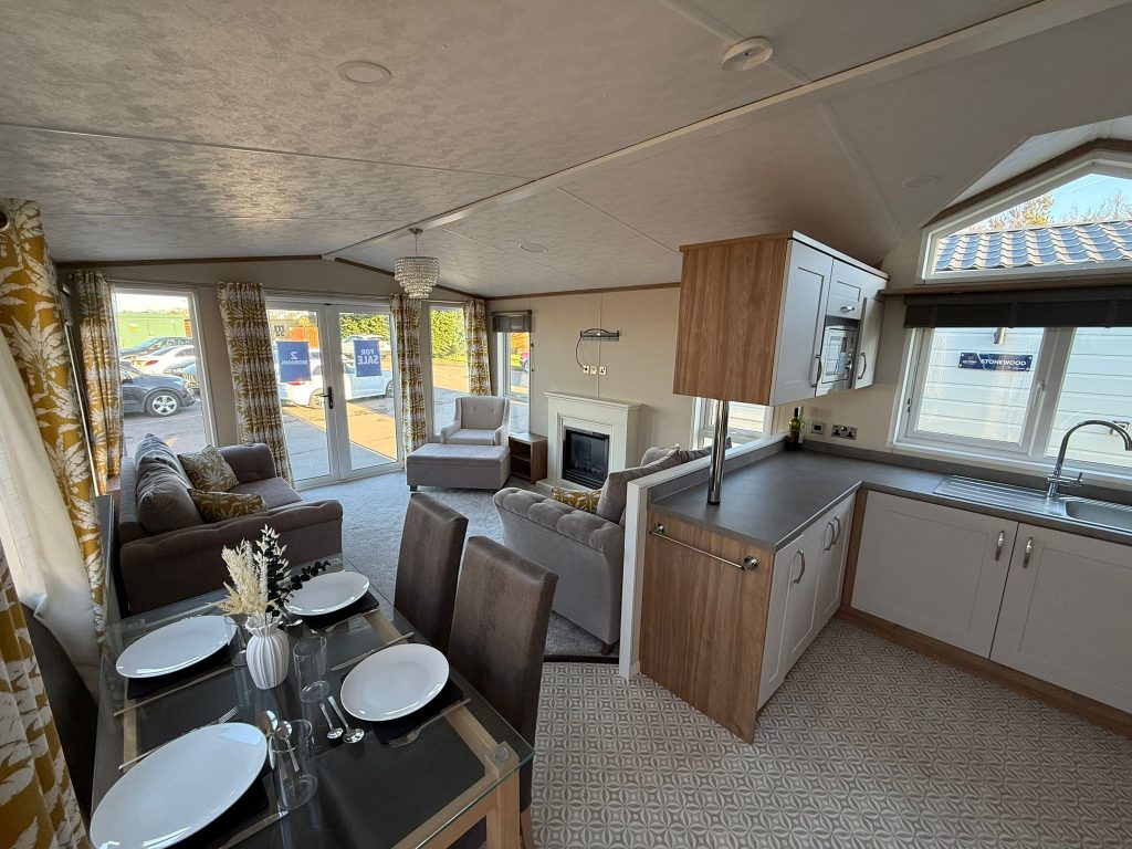 Pemberton Serena in Felmoor Dining New