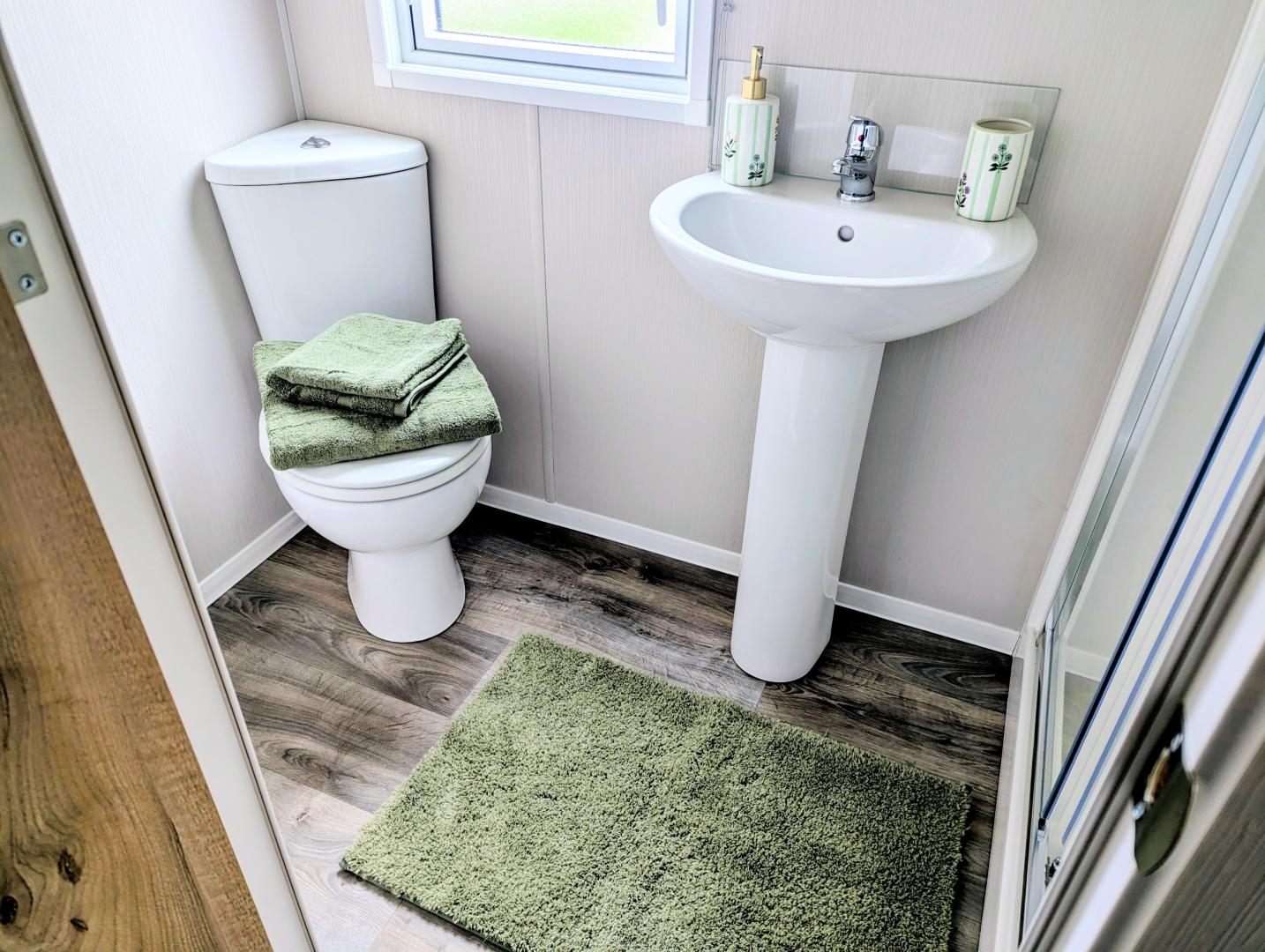 SLB2 ST Lawrence Bathroom