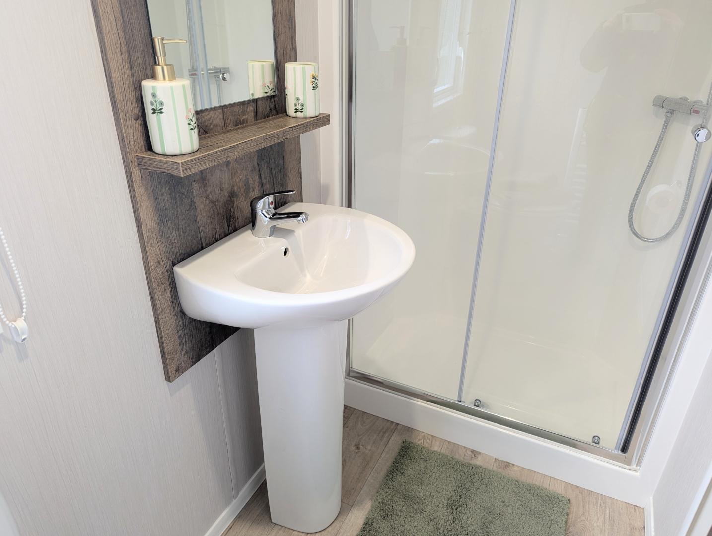 SLB 9 ST. Lawrence Bathroom.