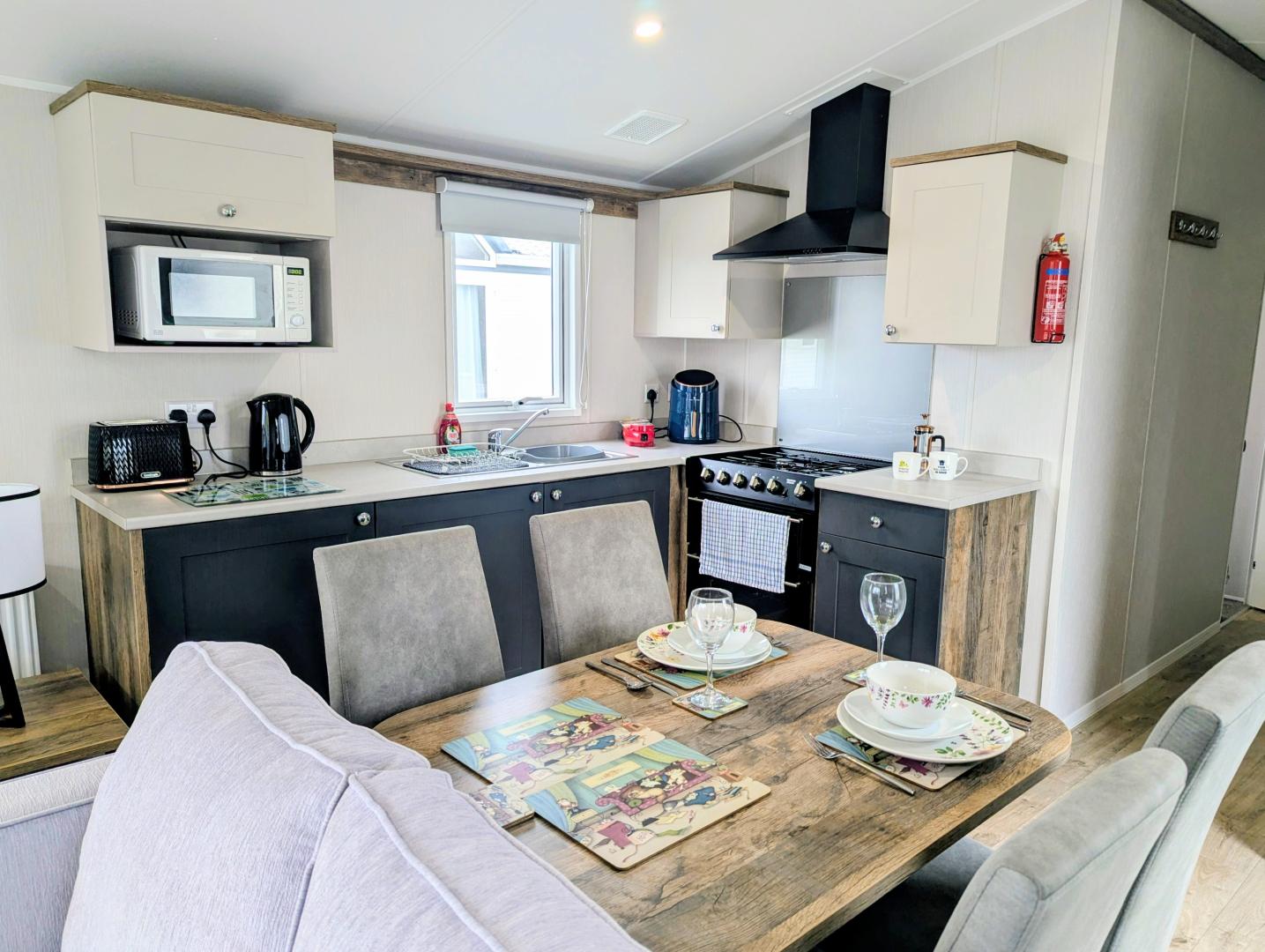 SLB 9 ST. Lawrence Kitchen