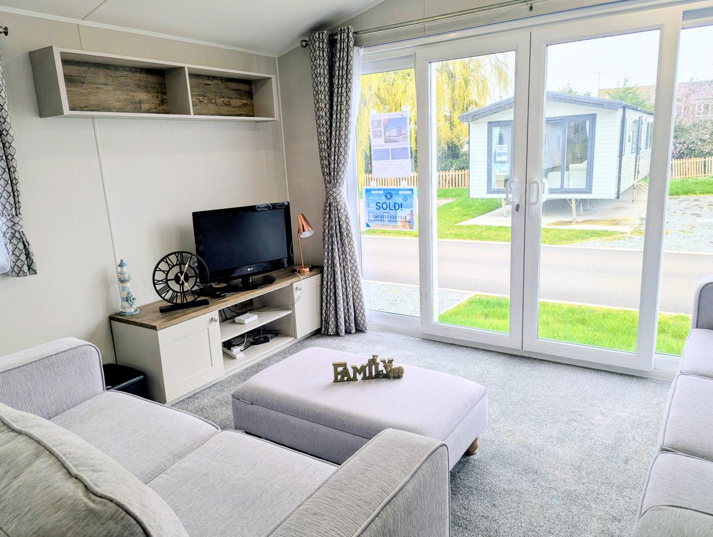 SLB 9 ST. Lawrence Living