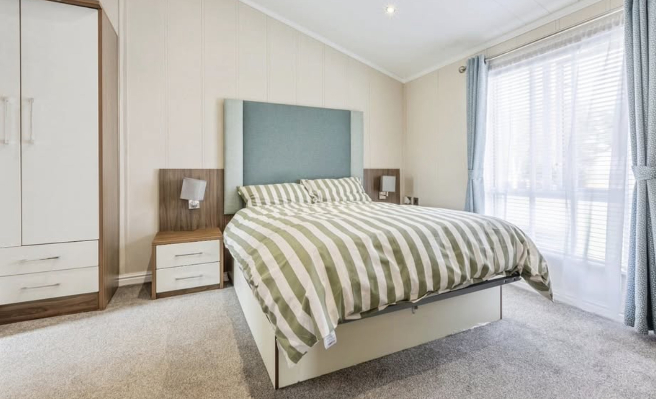 Modern Spacious lodge on Felmoor Master.