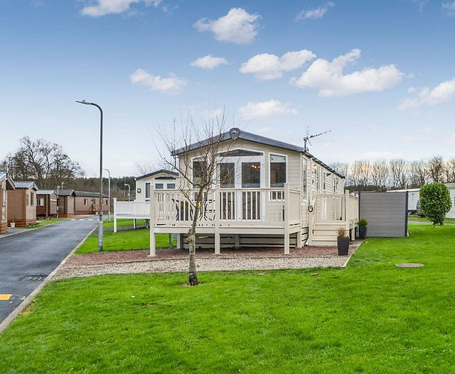 Stunning Holiday Home with Private Hot Tub Exterior