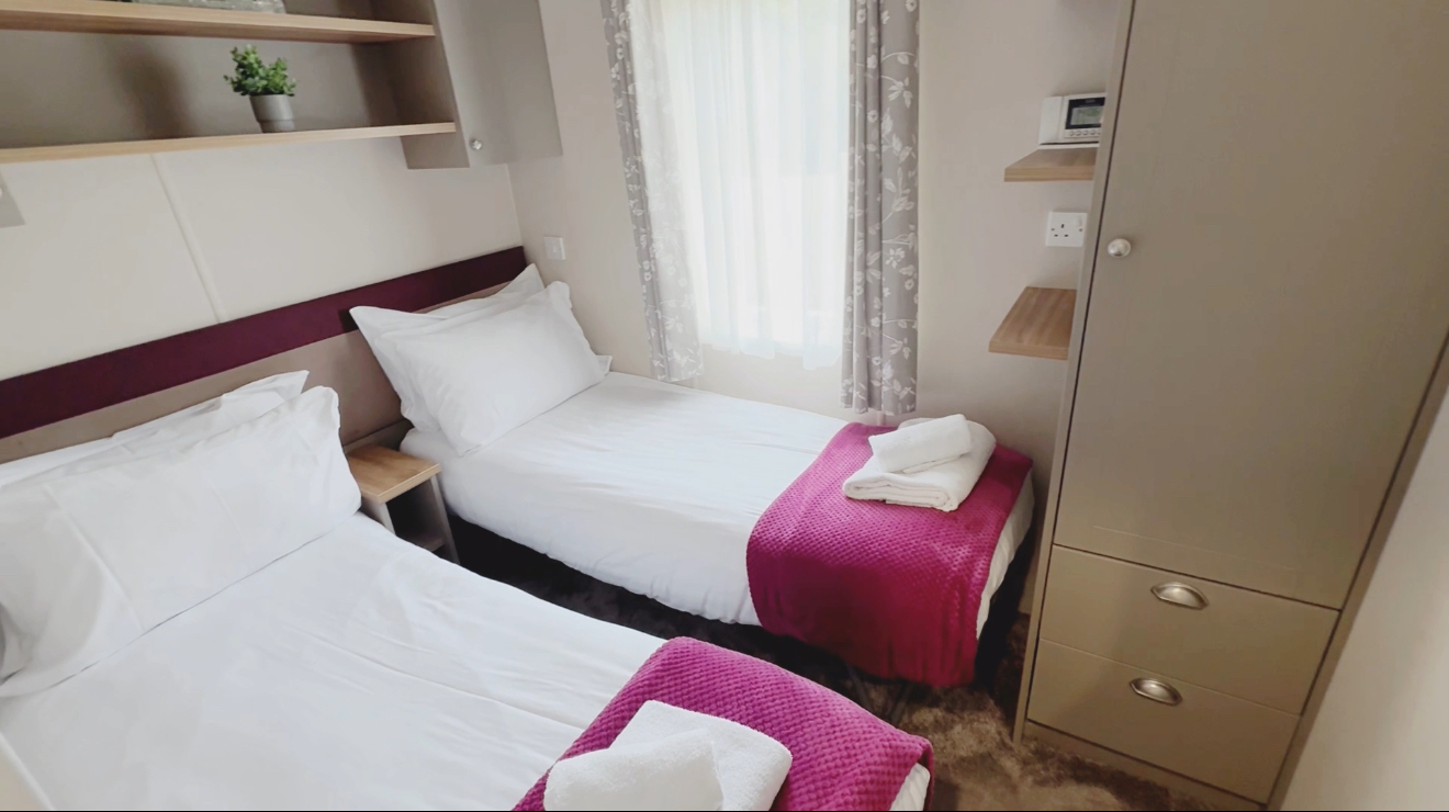 Tranquil lodge on Bockenfield Twin