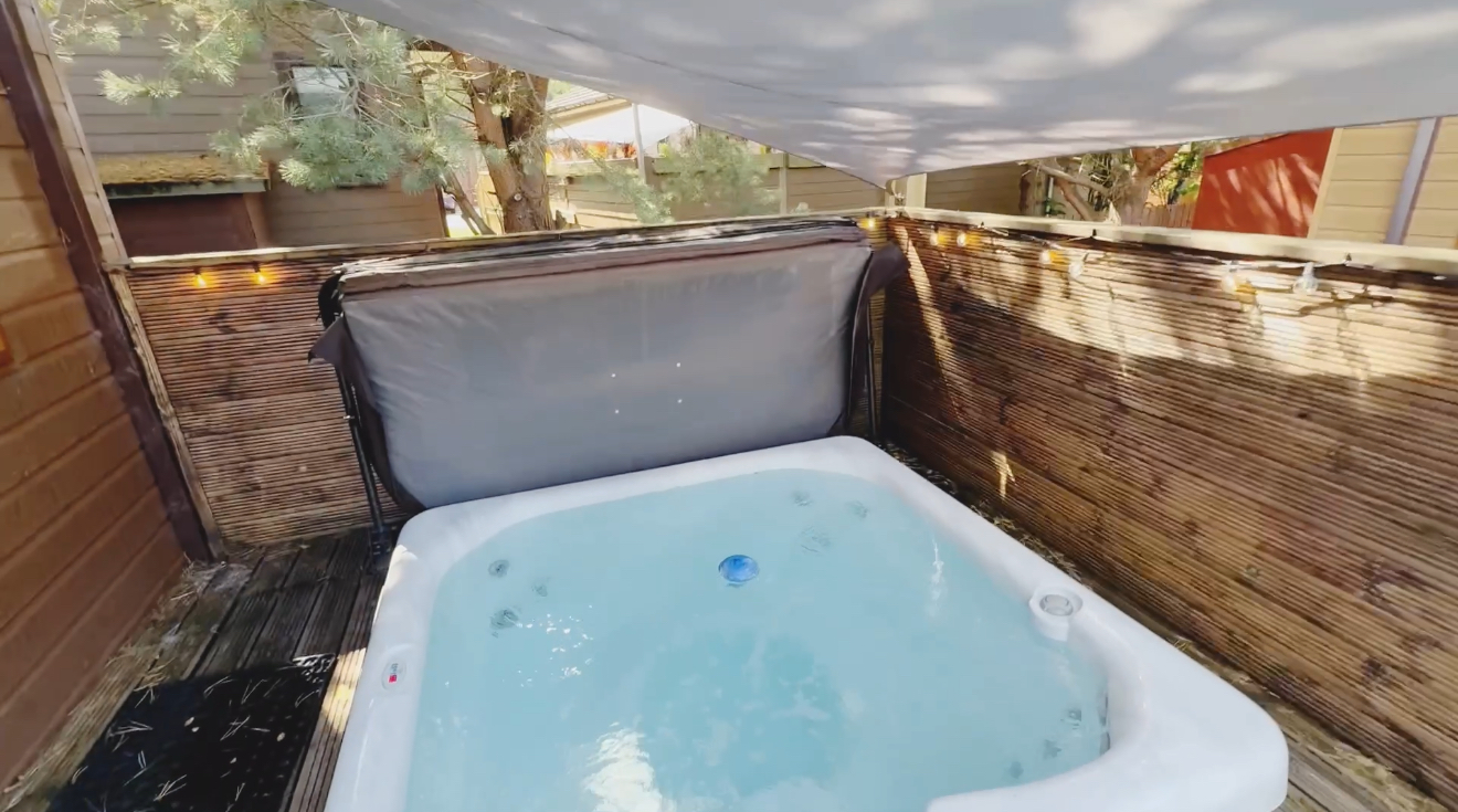 Willerby Lodge in Felmoor Hot Tub