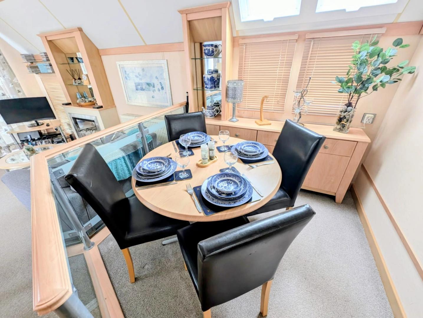 Atlas Concept Lodge Dining.