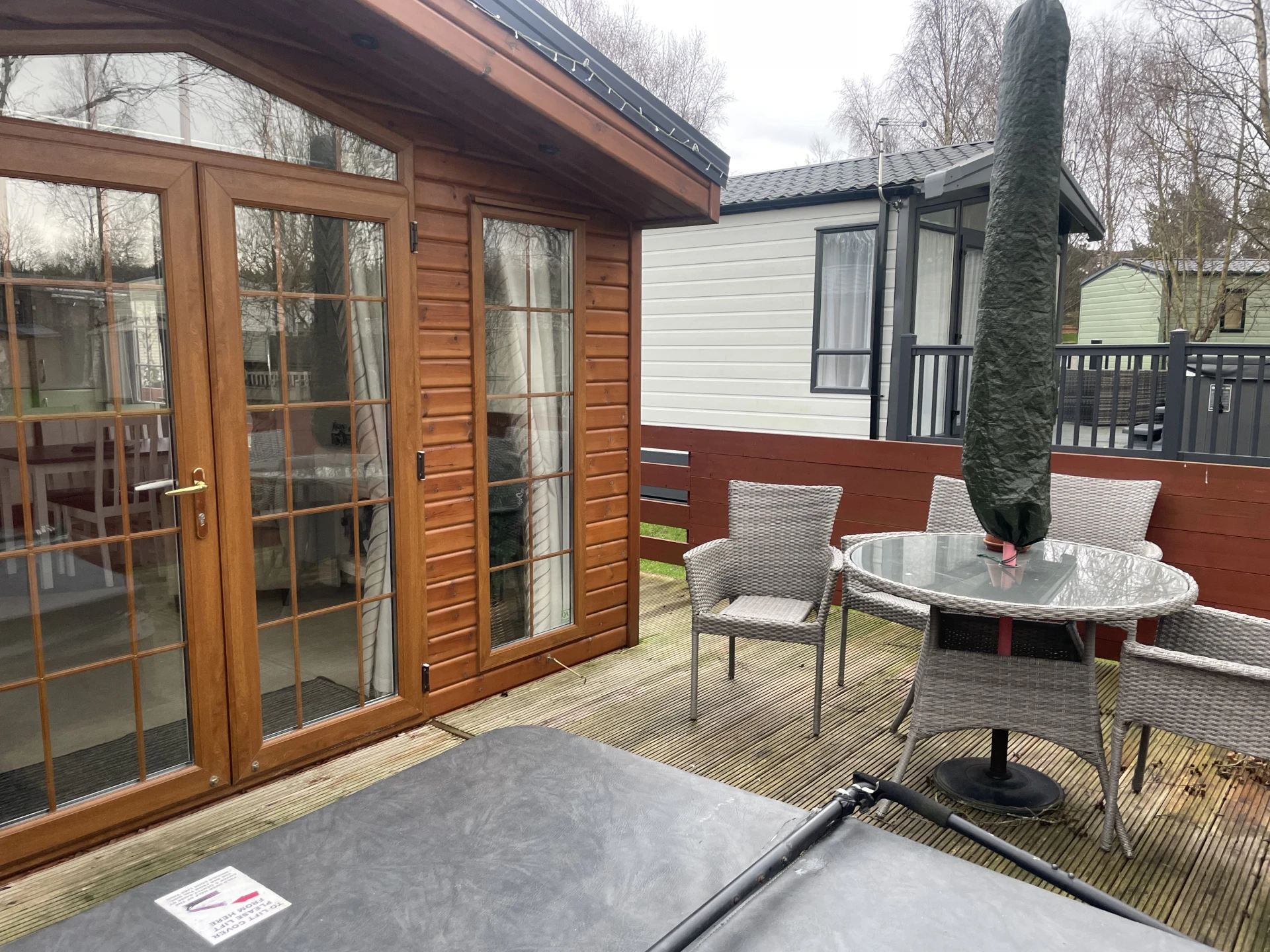 Stunning Lodge on Felmoor Decking