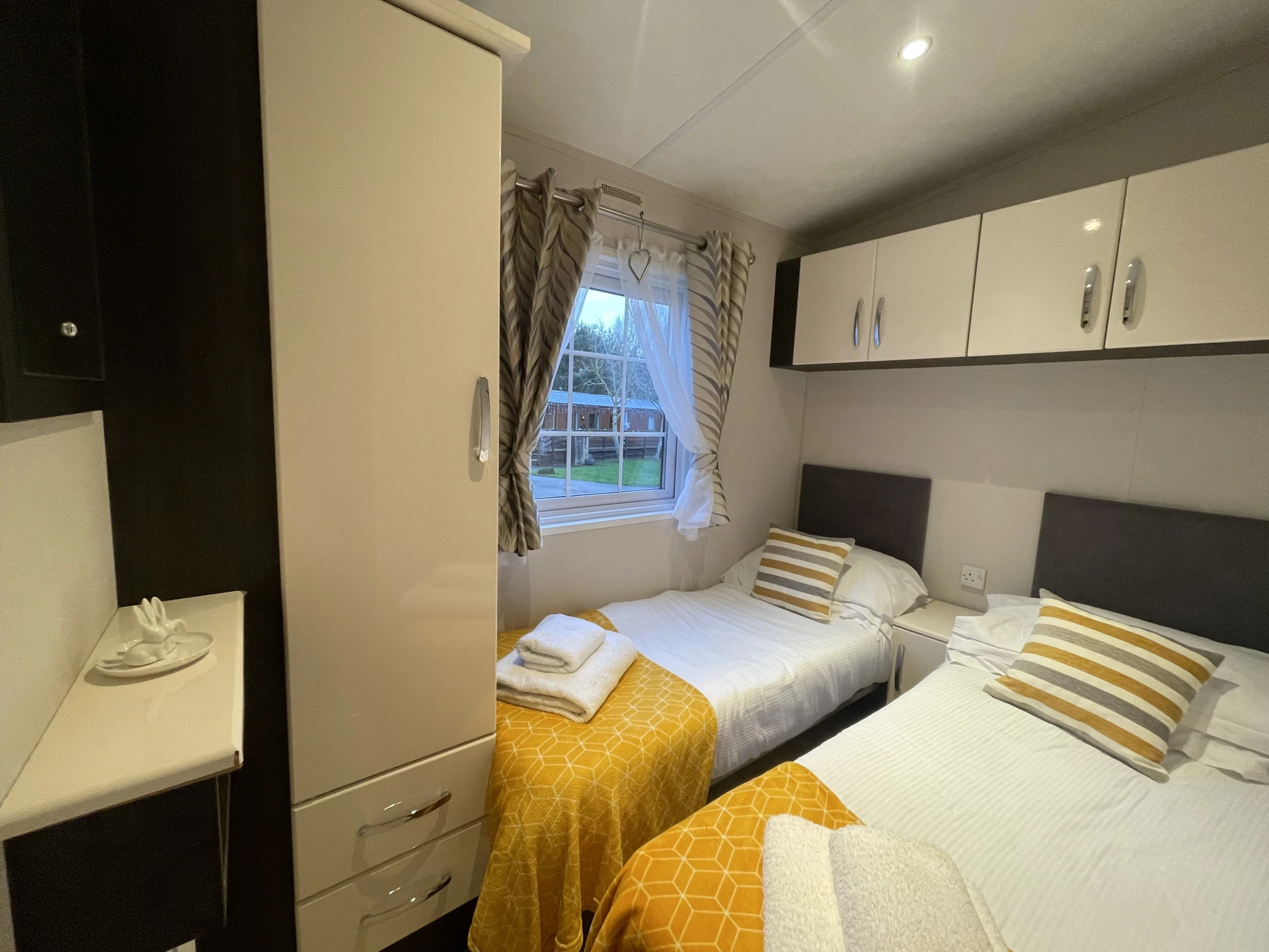 Stunning Lodge on Felmoor Twin