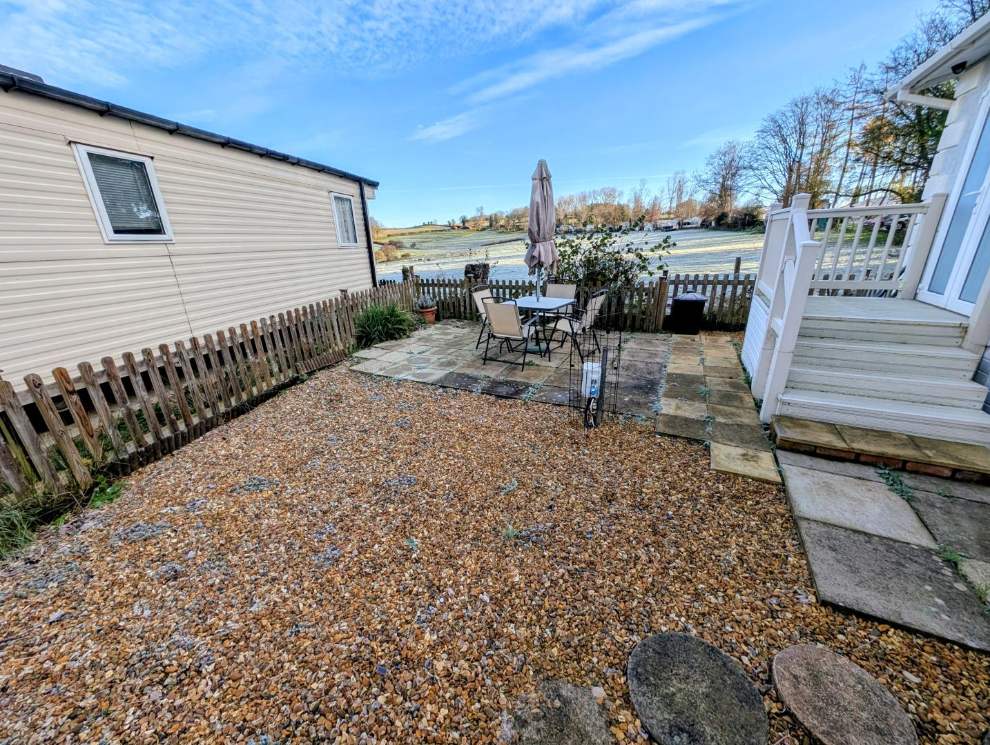 Omar Oulton Lodge in Bromyard Side Garden