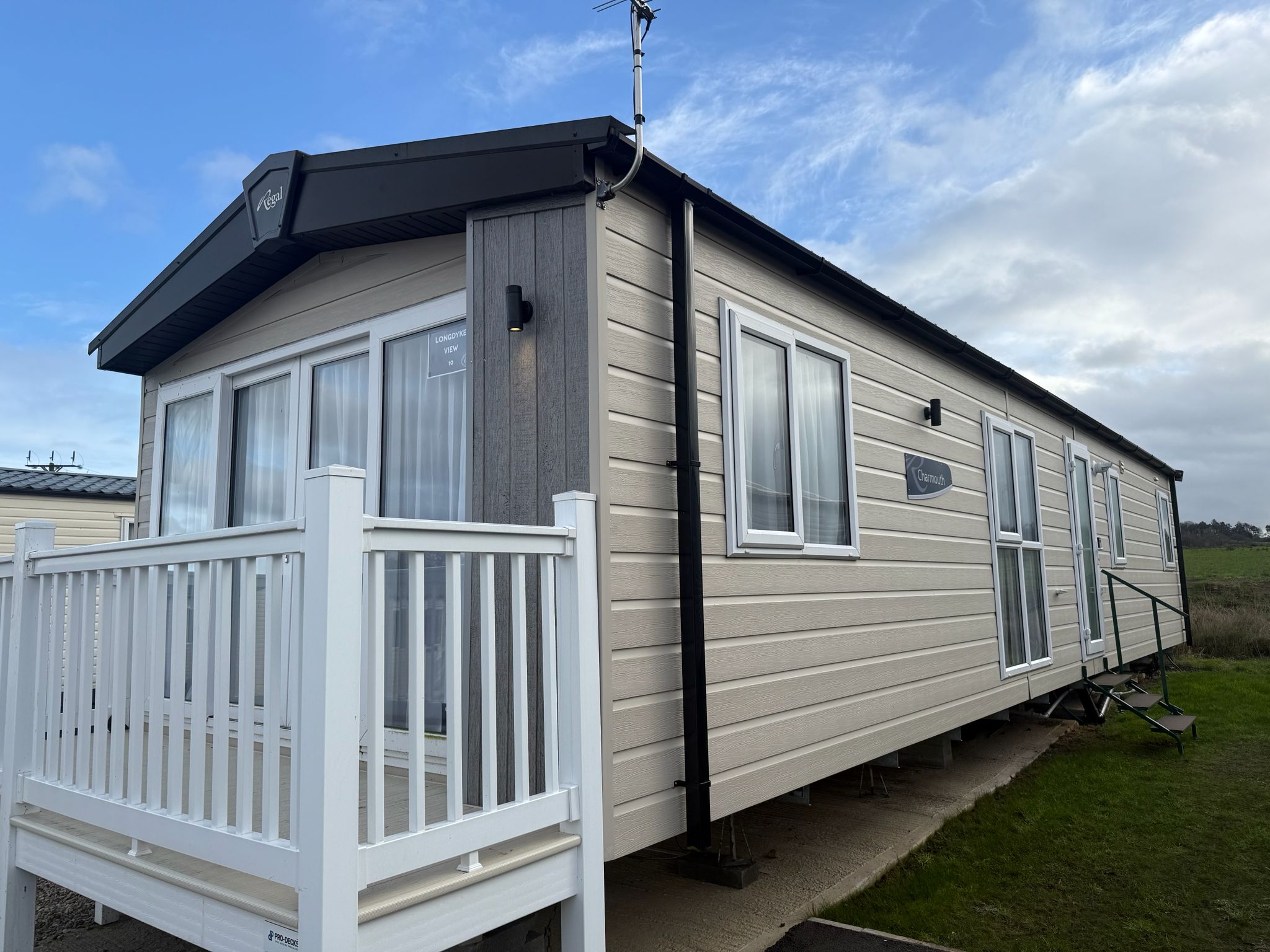 10 Regal Charmouth in Bockenfiled Exterior