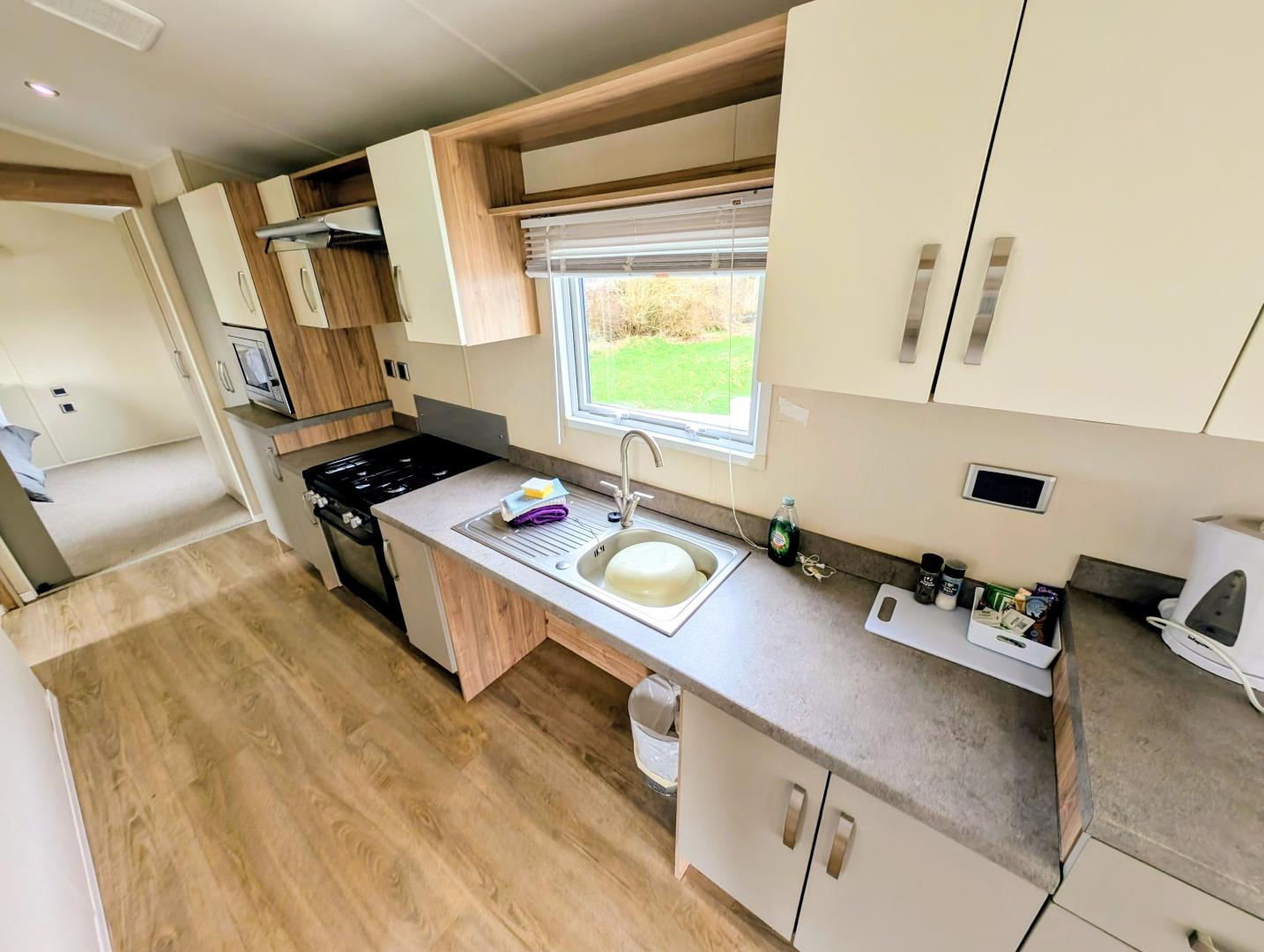 Rio Gold in Milom Kitchen