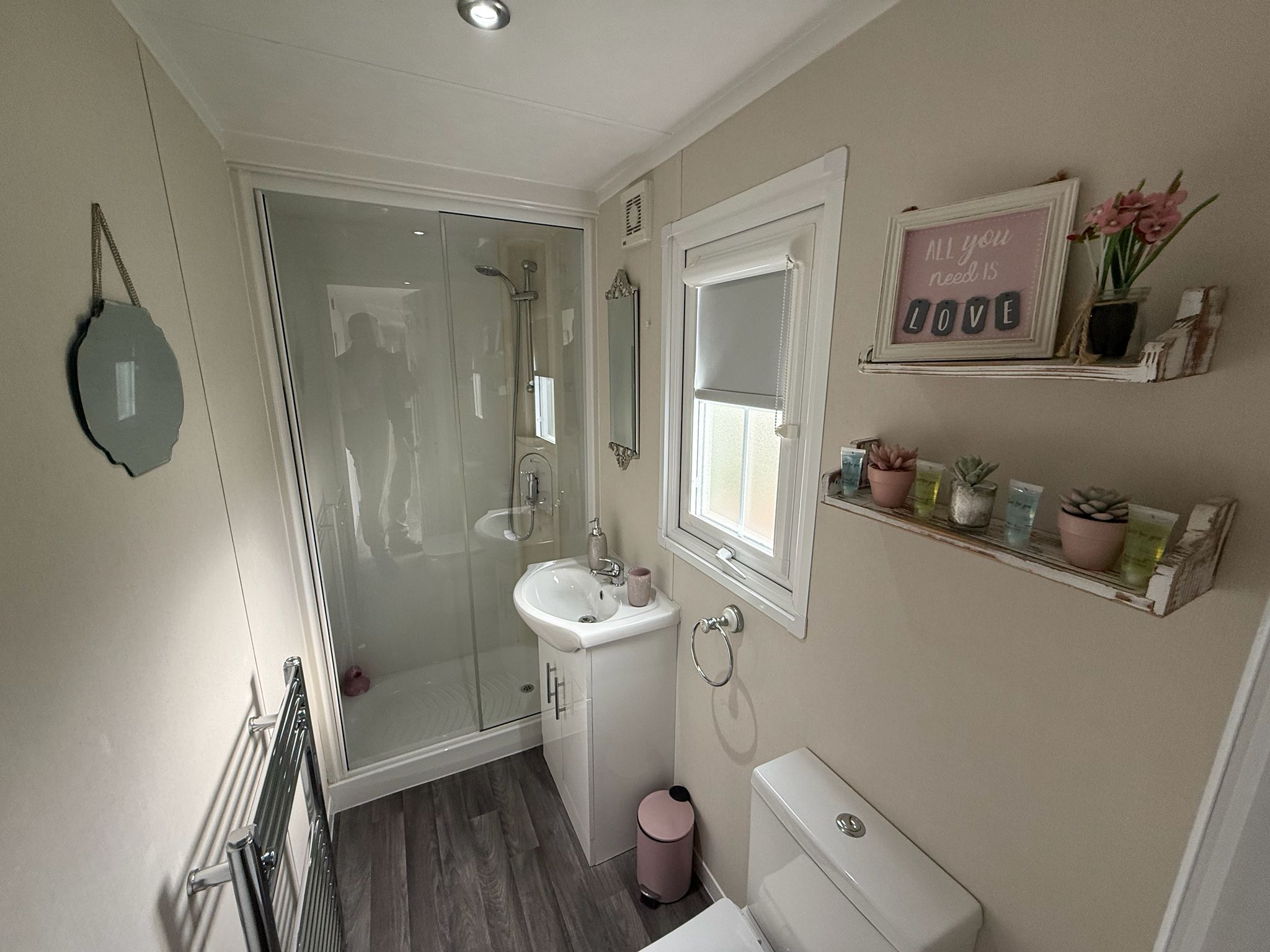 32 Bockenfield 7756 Bathroom