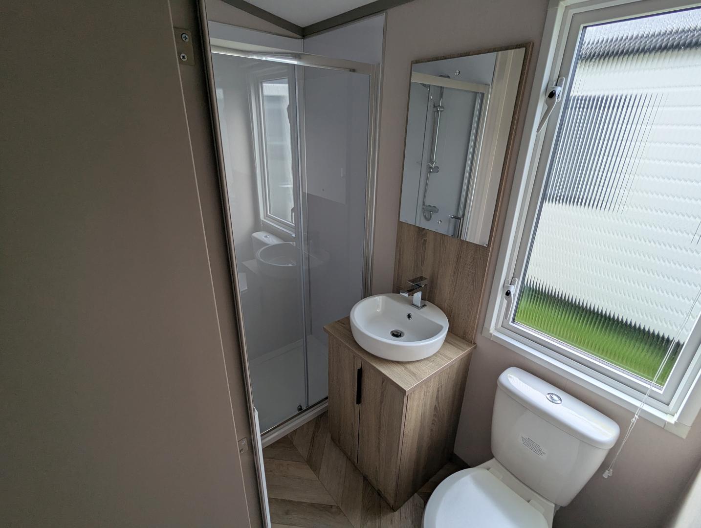 Victory Stonewood in Felmoor Bathroom New