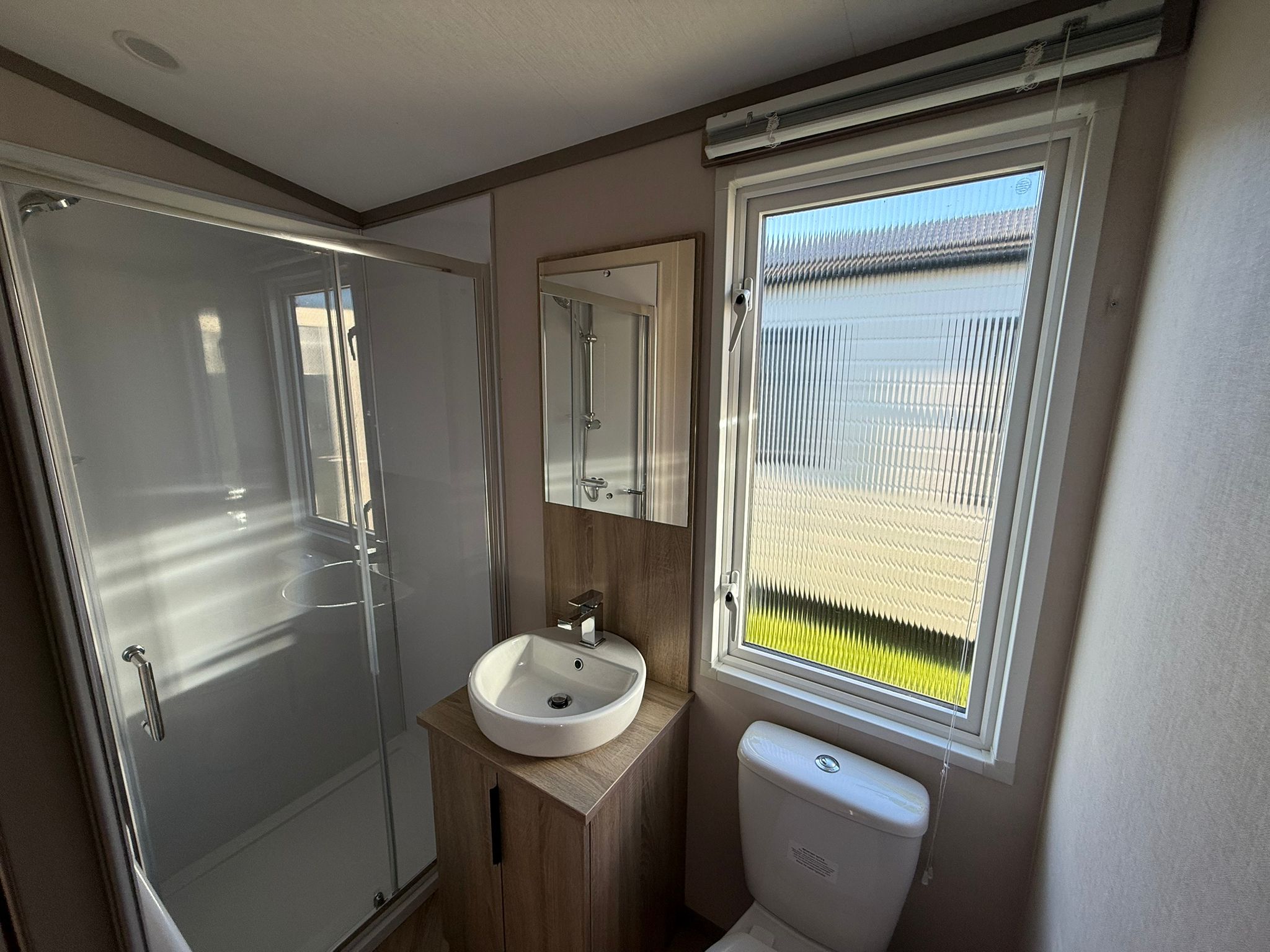 Victory Stonewood in Felmoor Bathroom