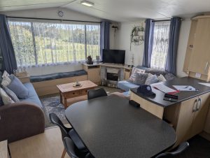 Swift family retreat Dining