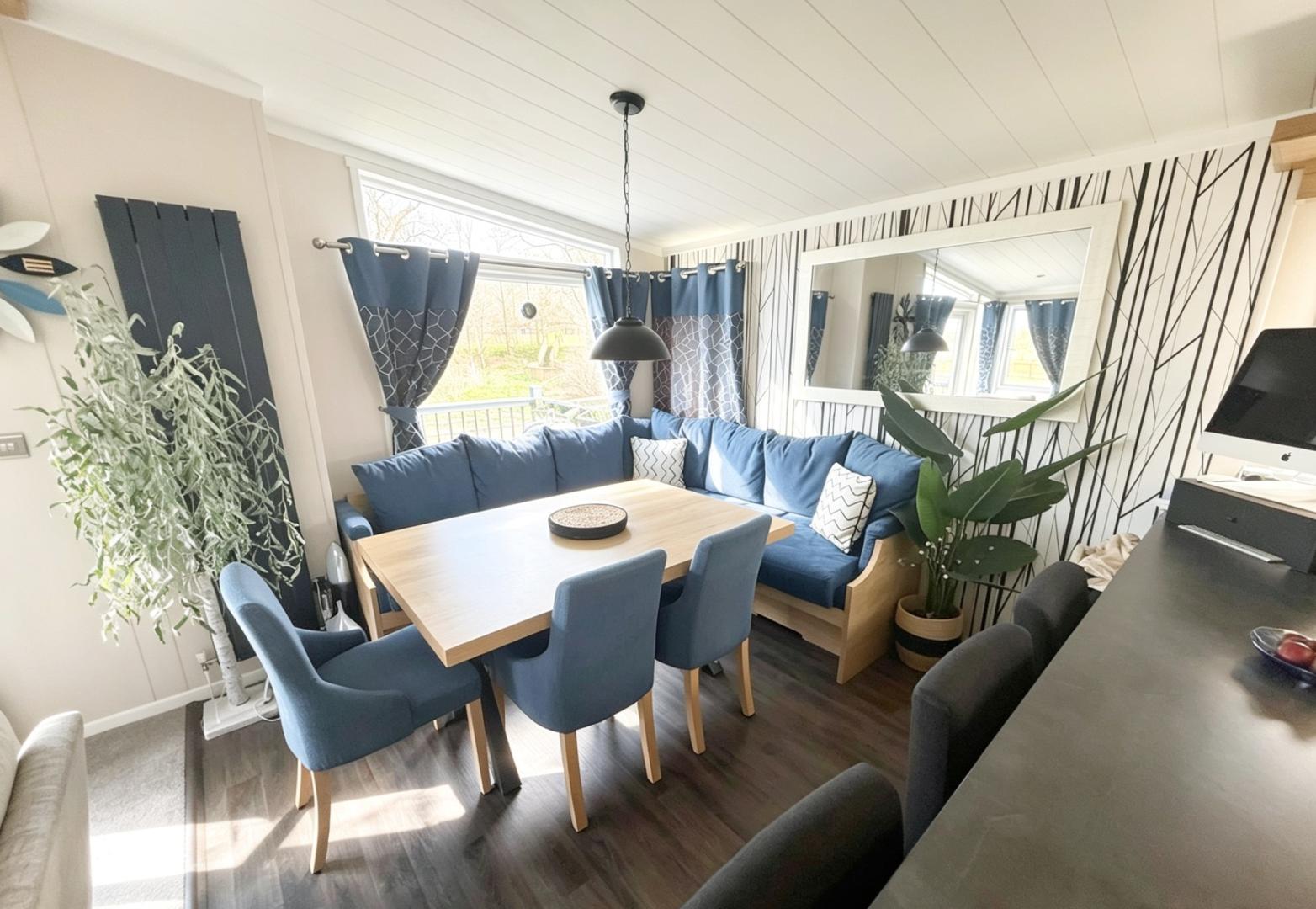 12767 Swift Toronto Lodge in Felton Dining