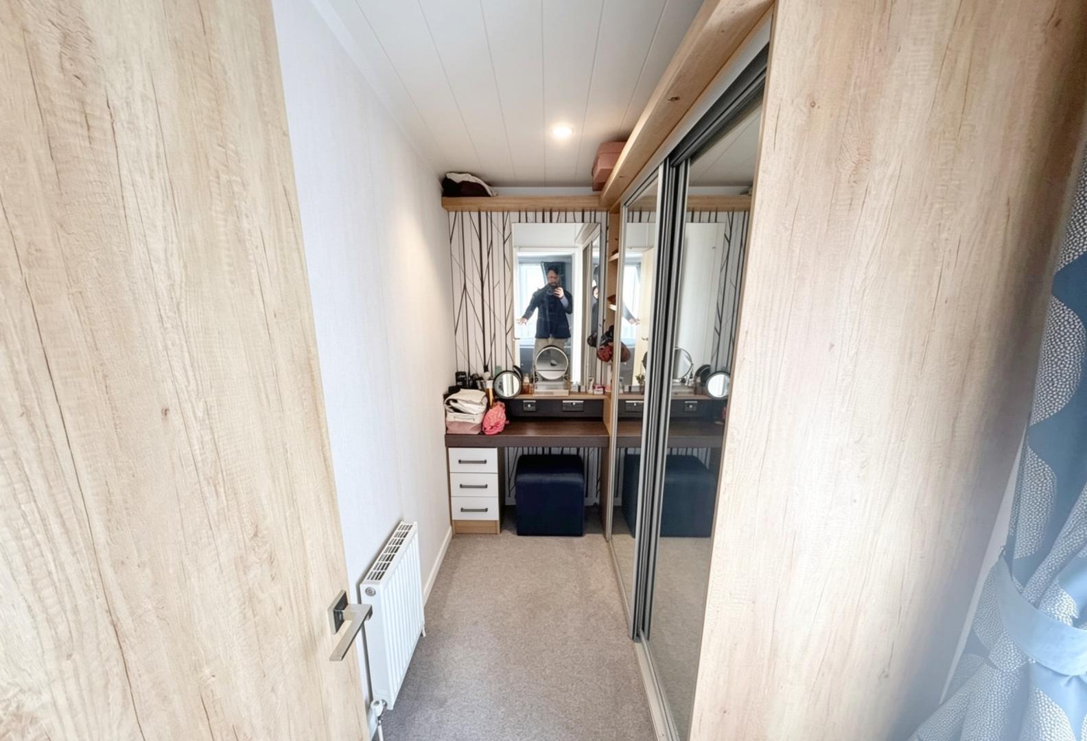 12767 Swift Toronto Lodge in Felton Storage