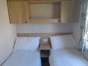 13757 Swift Burgundy in Sennen Twin
