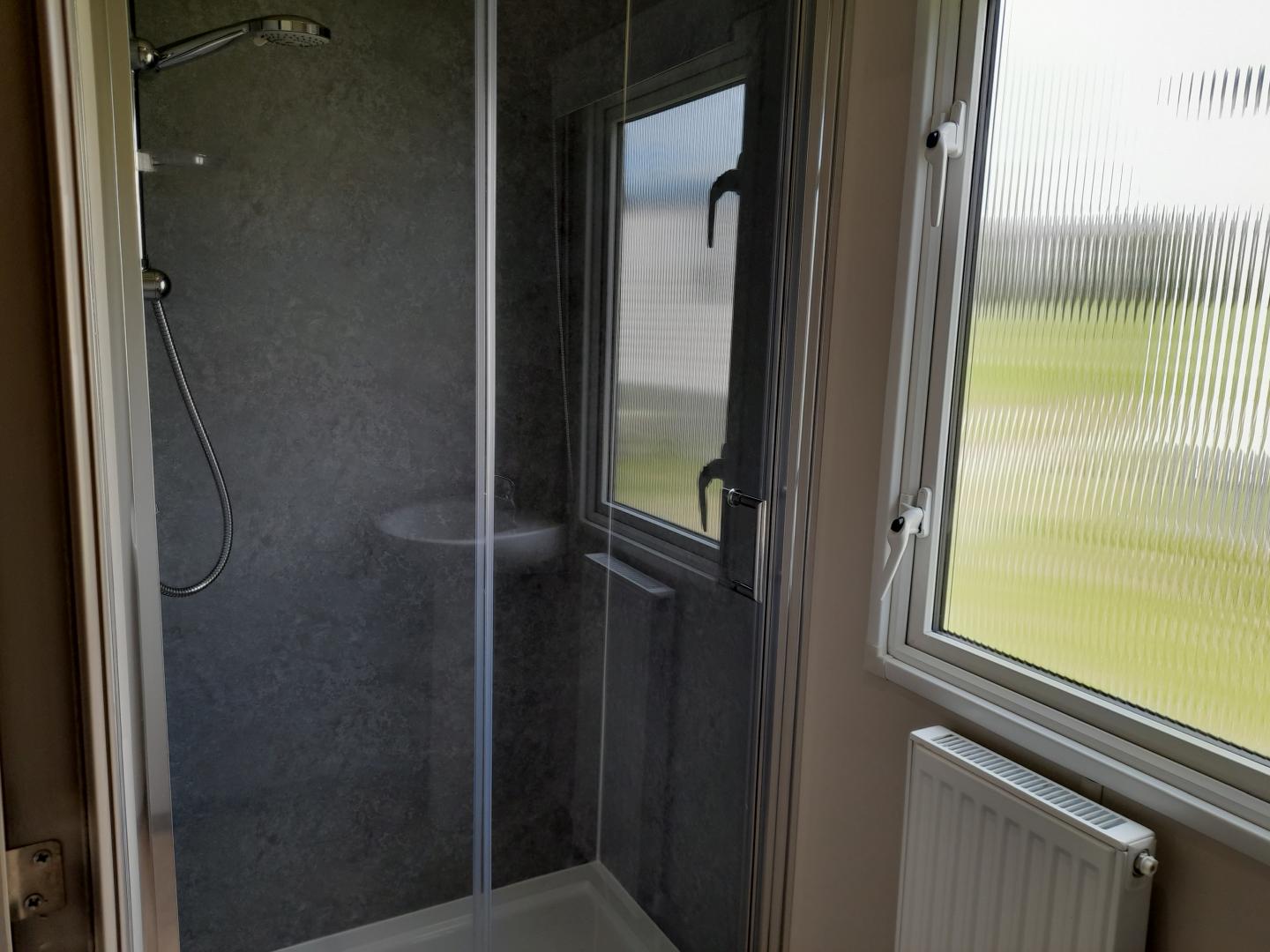 14263 Victory Lifestyle in Sennen Cornwall Bathroom