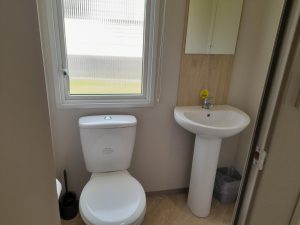 14263 Victory Lifestyle in Sennen Cornwall Bathroom.