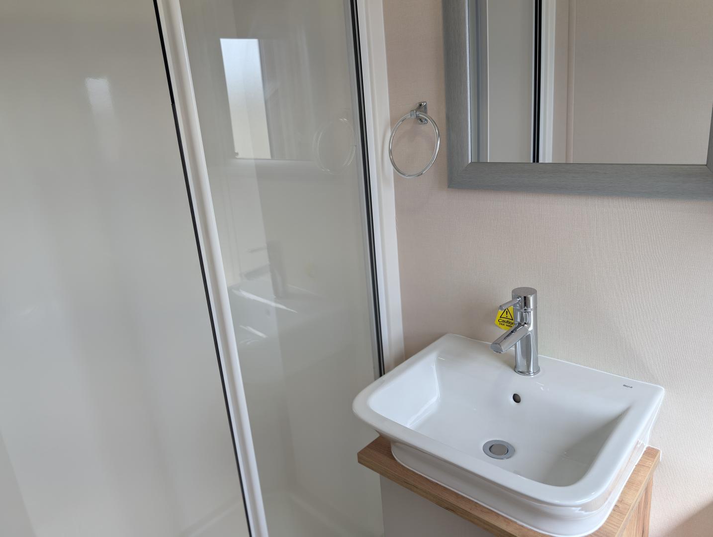 Regal Hemsworth at Sennen Cornwall Bathroom2