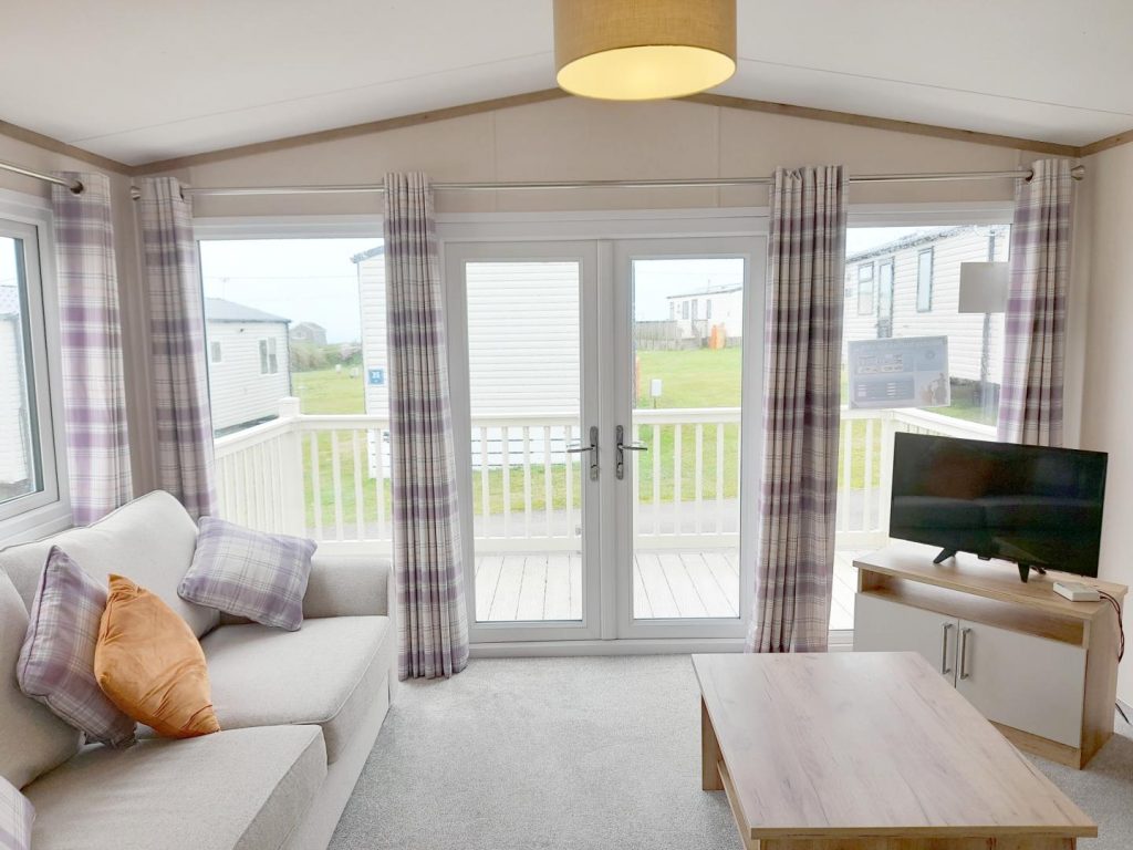 Regal Hemsworth in Sennen Living