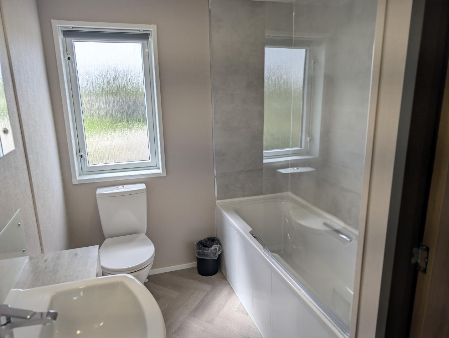 Victory Parkview at Sennen Cornwall Bathroom