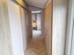 11873 33 Atlas Debonair Access Corridor