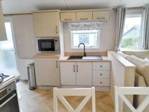 11873 33 Atlas Debonair Access Kitchen
