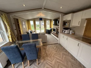 12790 Pemberton Marlow Dining.