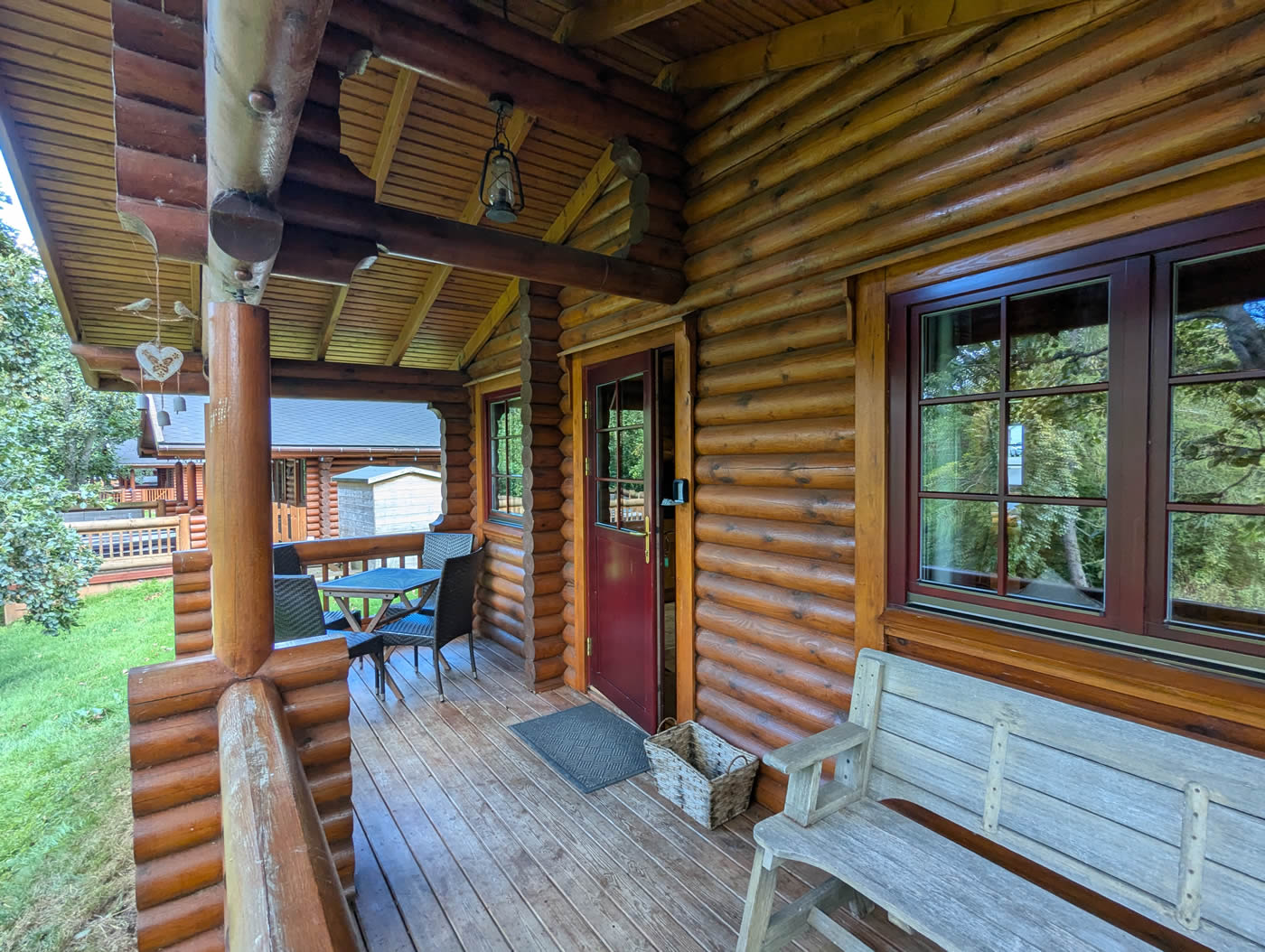 Log Cabin Lodge on Felmoor Park - Exterior View 3