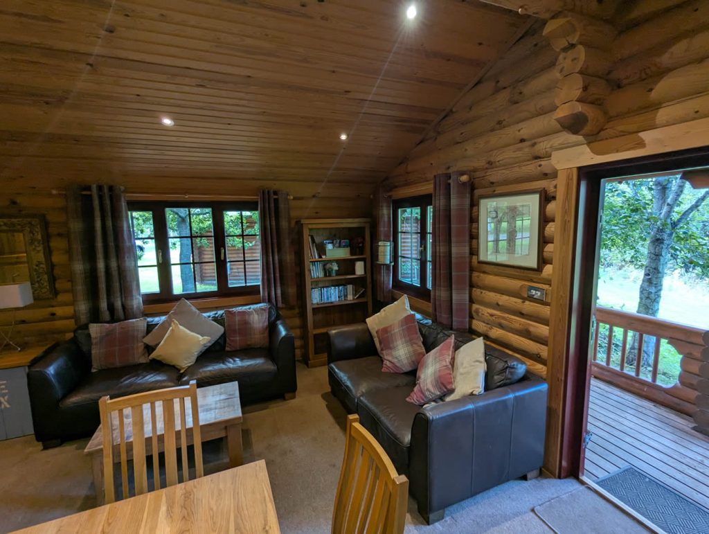 Log Cabin Lodge on Felmoor Park - Lounge Area